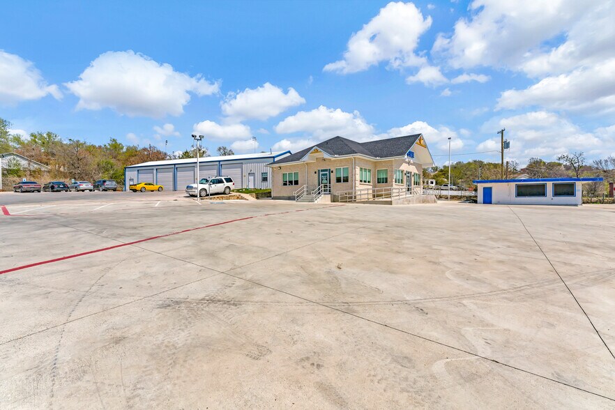 More Photos Of 2104 Jacksboro Hwy, Fort Worth Freestanding For Lease