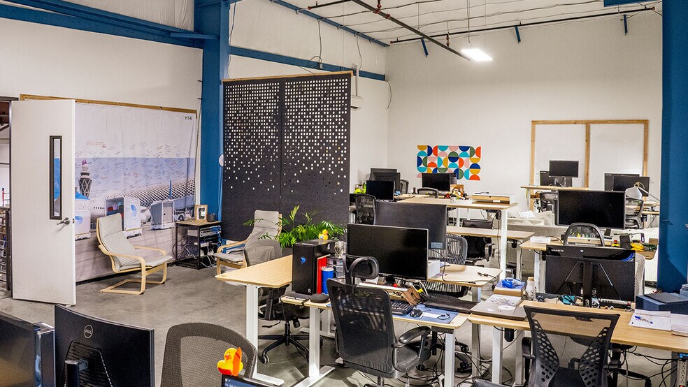 More Photos Of 3000 Airport Dr, Erie Light Manufacturing For Sale