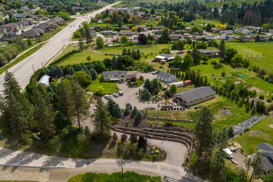 More Photos Of 1605 Garner Rd, Kelowna Specialty For Lease