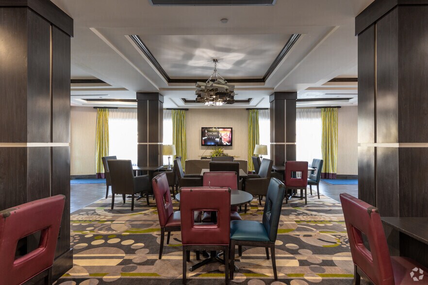More Photos Of 9120 West Rd, Houston Hotel For Sale