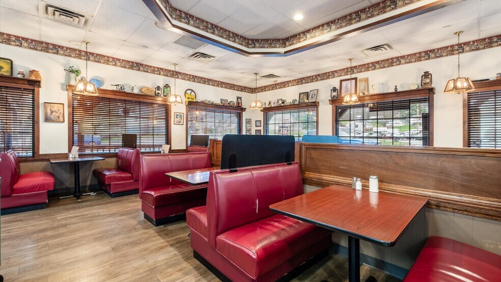 More Photos Of 2000 E Wheeling Ave, Cambridge Storefront For Sale