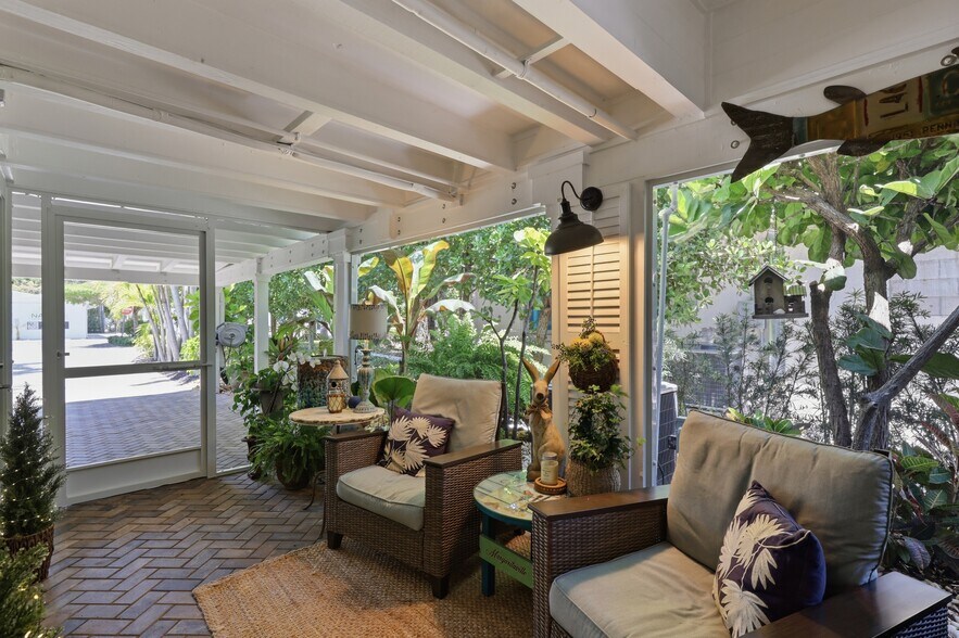More Photos Of 840 Myrtle Ter, Naples Freestanding For Sale