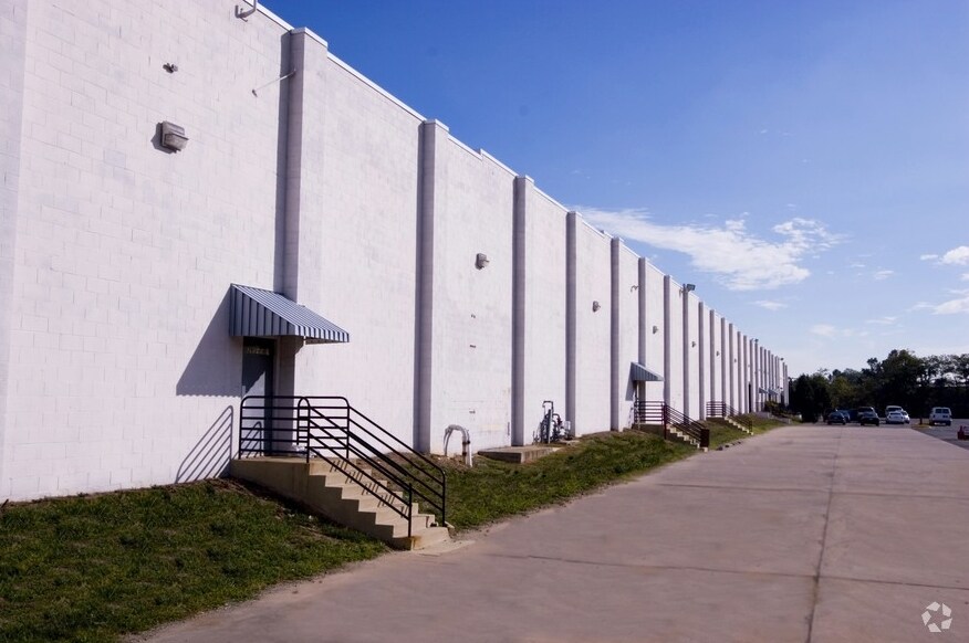 More Photos Of 6295 Edsall Rd, Alexandria Unknown For Lease