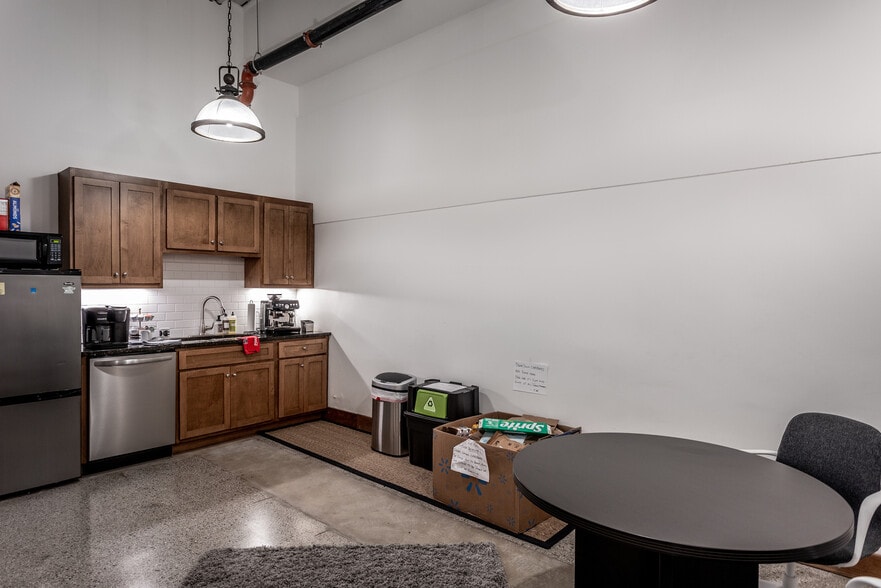 More Photos Of 3726-3730 N Main St, Farmville Storefront Retail Residential For Lease