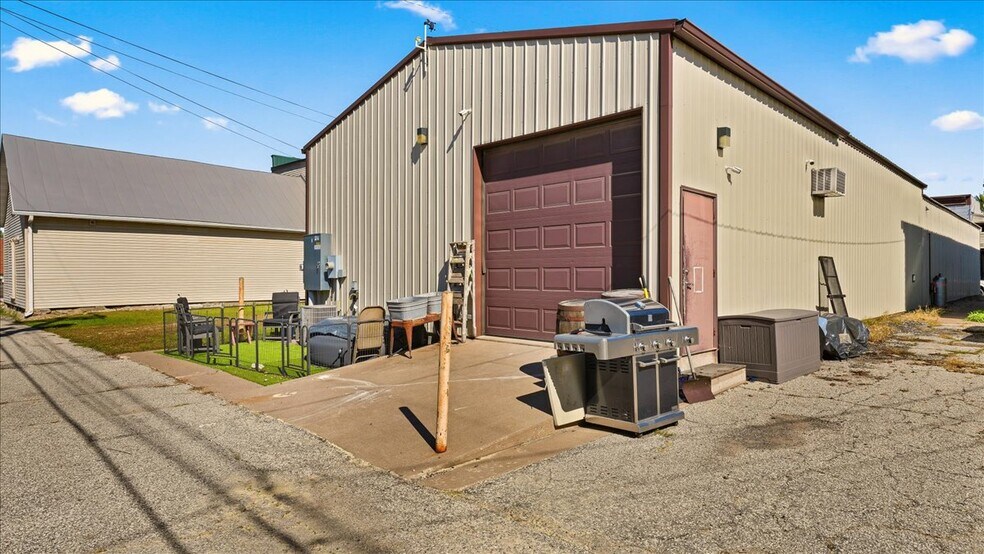 More Photos Of 307 N Washington St, Melrose Warehouse For Sale