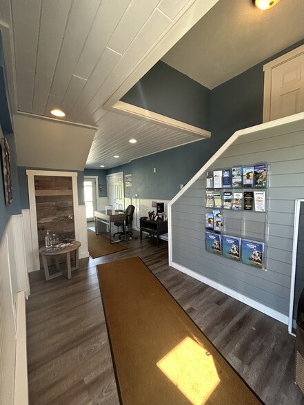 More Photos Of 332 E Onota St, Munising Hotel For Sale