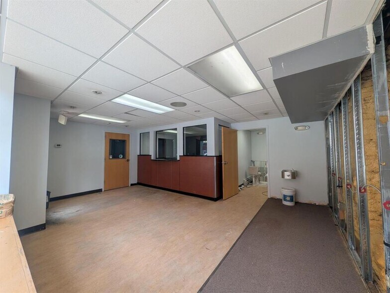 More Photos Of 3 Tremont St, Claremont Office For Lease