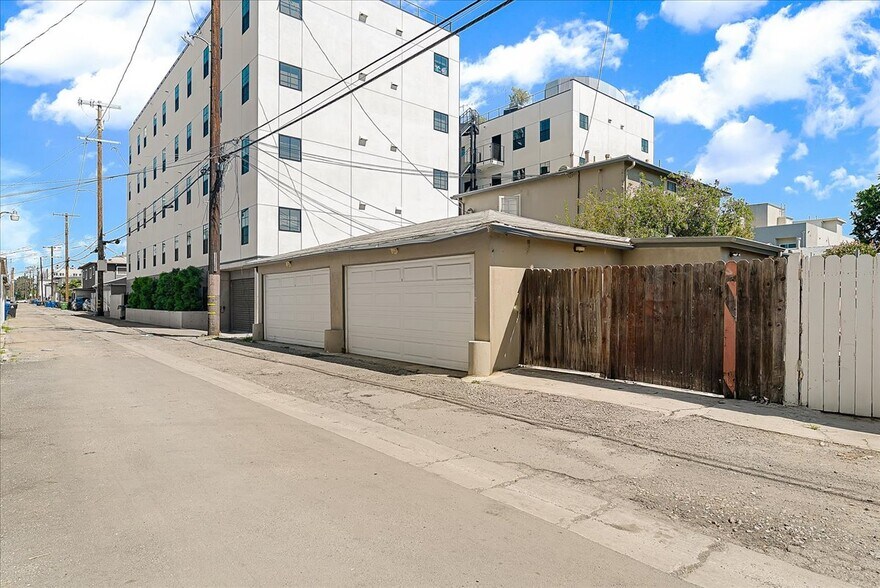 More Photos Of 8893 Reading Ave, Los Angeles Apartments For Sale
