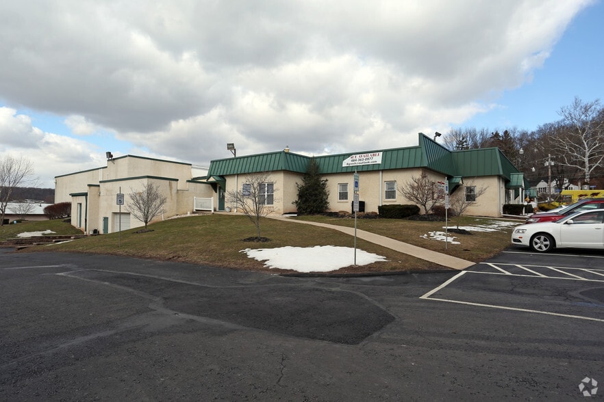 More Photos Of 1494 N Charlotte St, Pottstown General Retail For Lease
