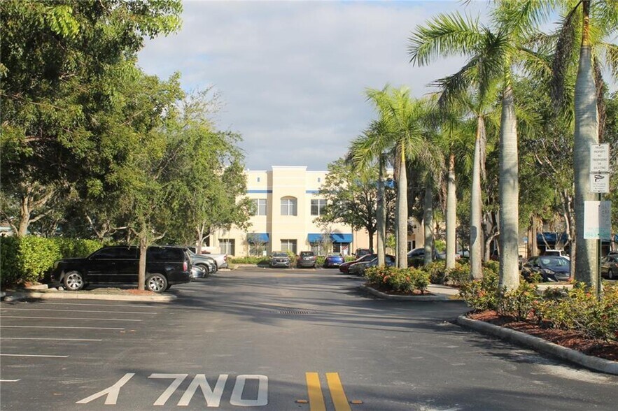 More Photos Of 1961 NW 150th Ave, Pembroke Pines Office For Lease