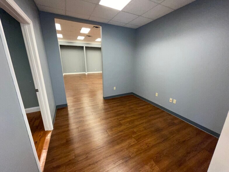 More Photos Of 711-751 Business Park Blvd, Winter Garden Warehouse For Lease