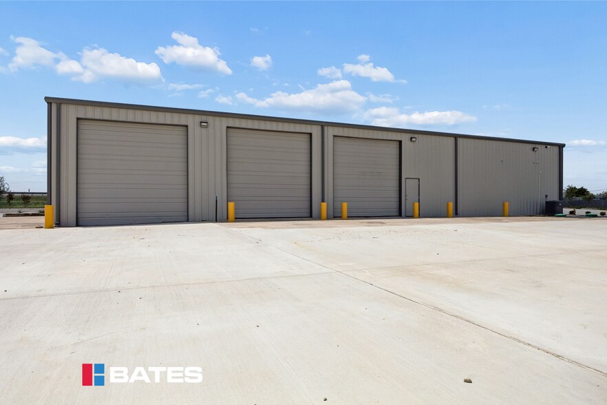 More Photos Of 7020 N Interstate 35 E, Waxahachie Industrial For Lease