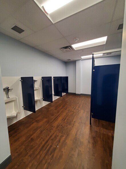 More Photos Of 400 Corporate Dr, Stafford Office For Sale