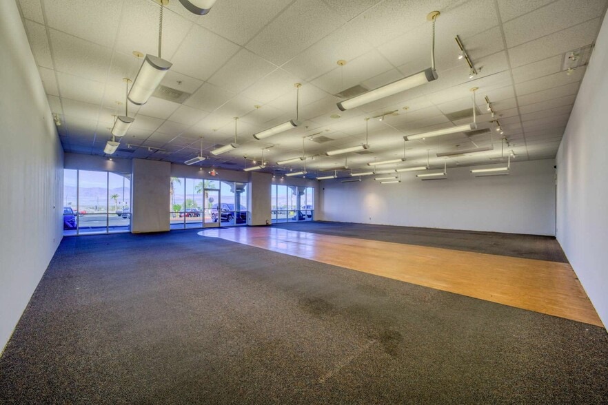 More Photos Of 2840 Highway 95, Bullhead City General Retail For Lease