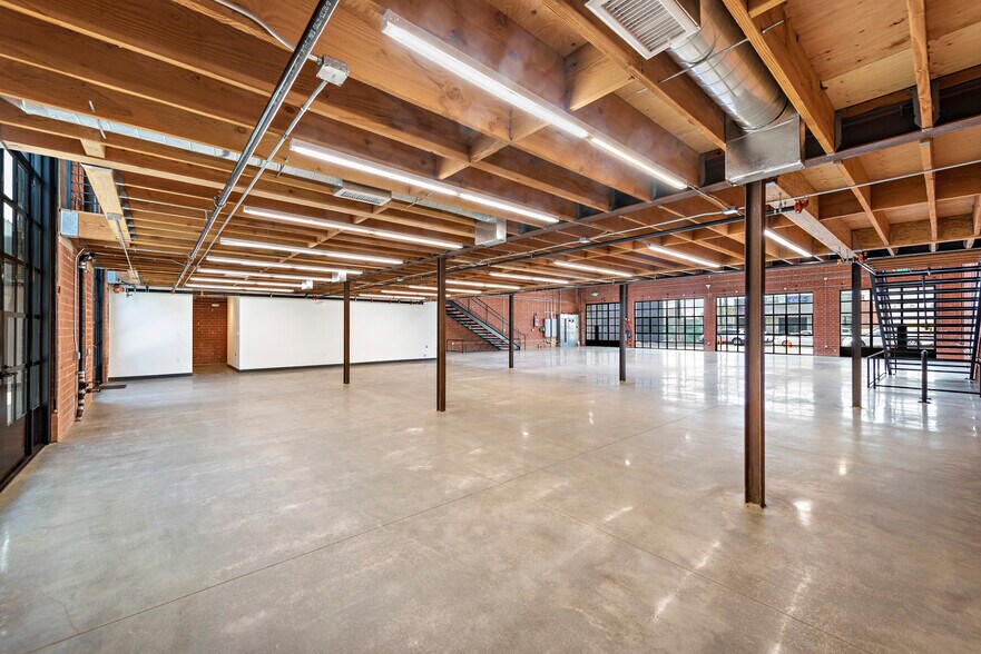 More Photos Of 2216 Federal Ave, Los Angeles Loft Creative Space For Lease