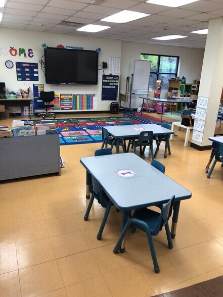 More Photos Of 5845 Campbellton Rd SW, Atlanta Daycare Center For Sale