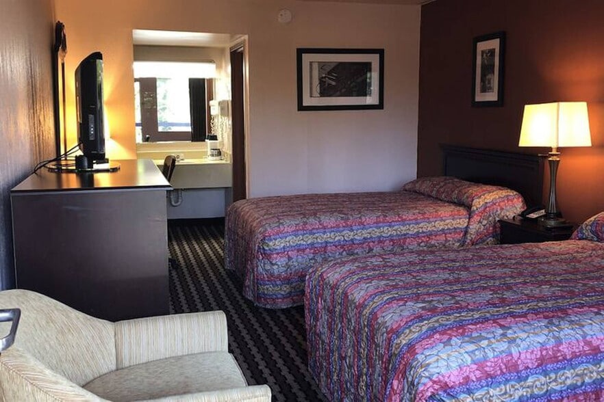 More Photos Of 95 S Service Rd, Austell Hotel For Sale