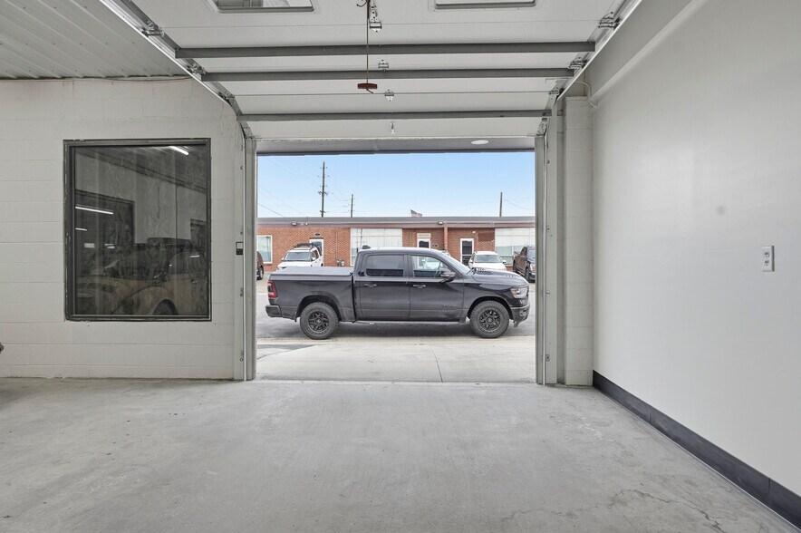 More Photos Of 4455-4477 Garfield St, Denver Warehouse For Sale