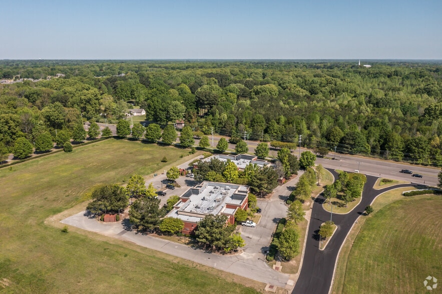 More Photos Of 3740 Business Drive, Germantown Office For Lease