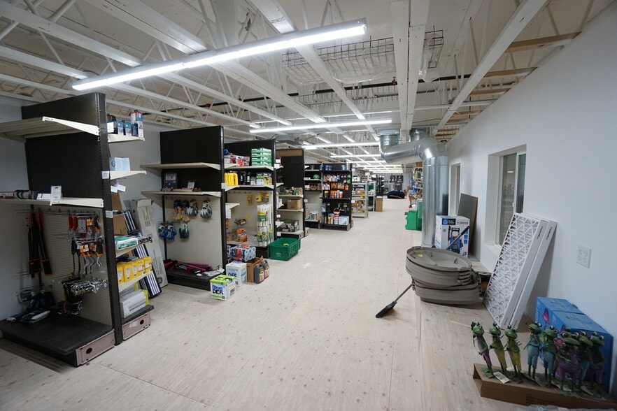 More Photos Of 104 Butterfield Rd, Yakima General Retail For Sale
