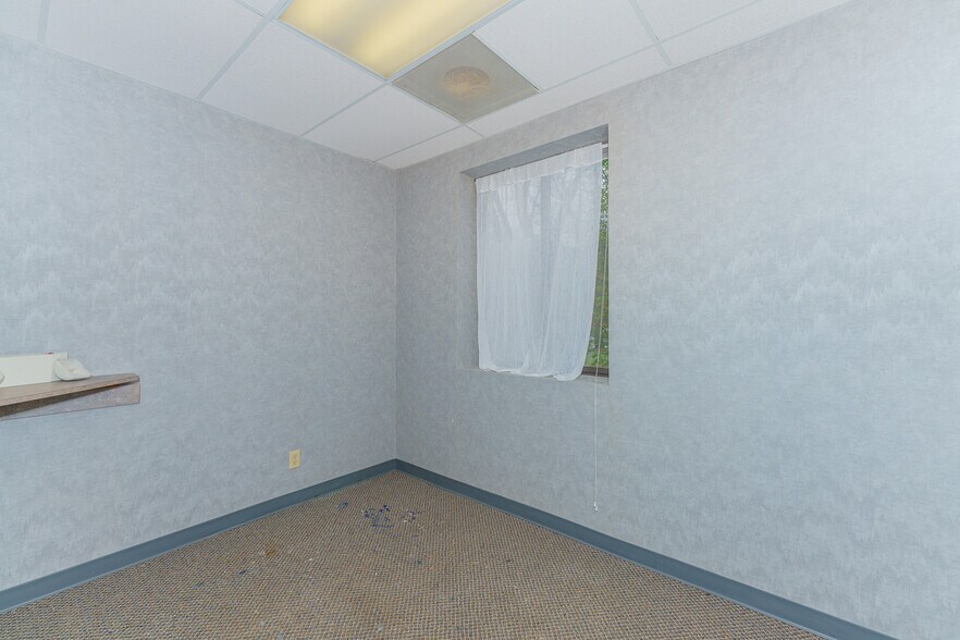 More Photos Of 961-963 State Route 146, Clifton Park Medical For Lease