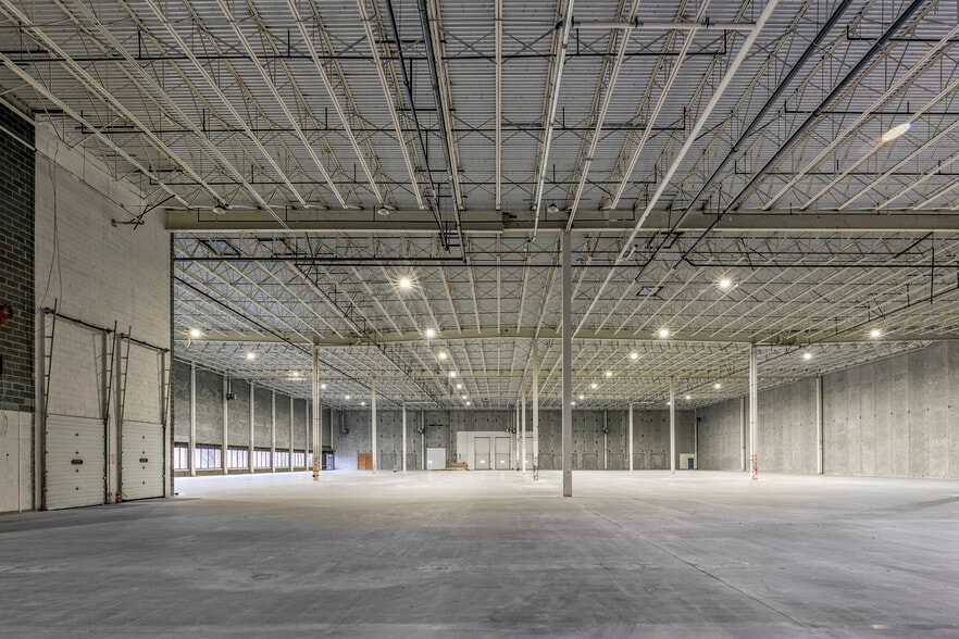 More Photos Of 760 Washington Ave, Carlstadt Light Distribution For Lease