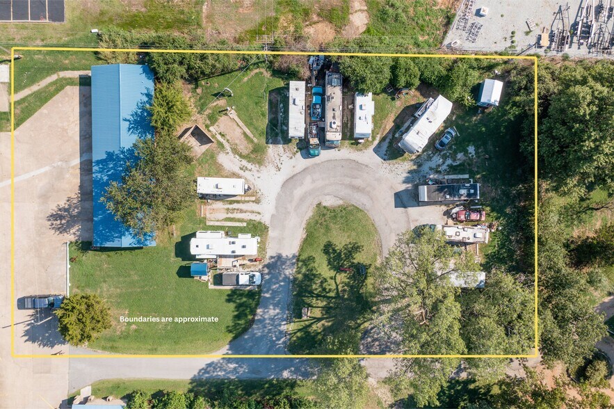 More Photos Of 2320 S Main St, Grove Multifamily For Sale