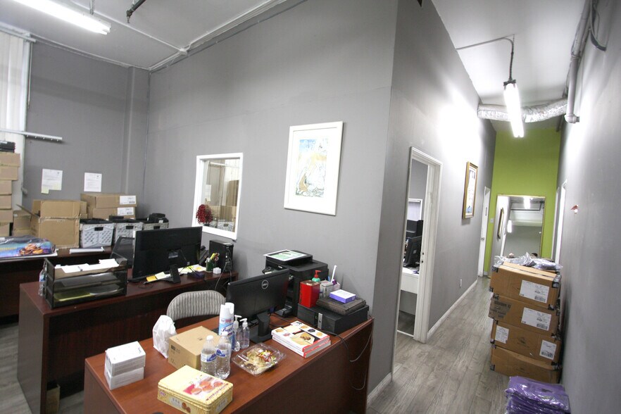 More Photos Of 1722 Santee St, Los Angeles Warehouse For Lease
