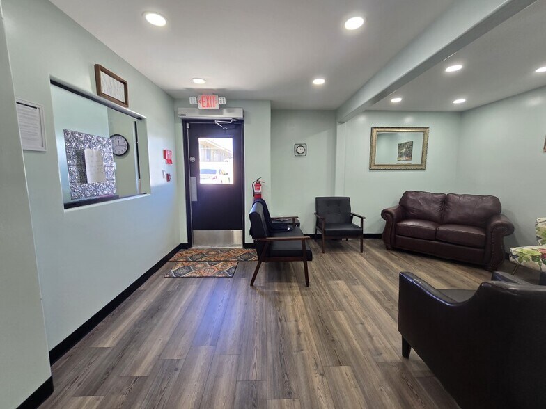 More Photos Of 999 Division St, Prescott Medical For Sale