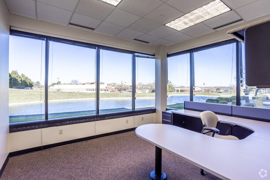 More Photos Of 4445 Corporate Dr, West Des Moines Medical For Lease