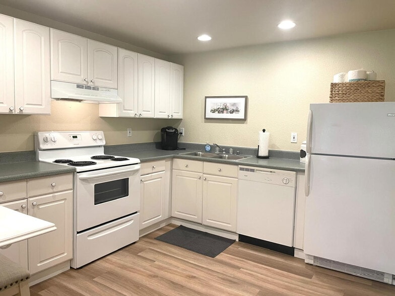 More Photos Of 23042 Ne 8th St, Sammamish Office For Sale