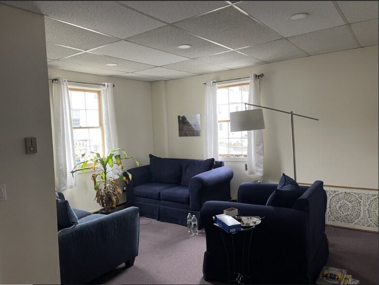 More Photos Of 111 Church Hill Rd, Sandy Hook Storefront Retail Office For Lease