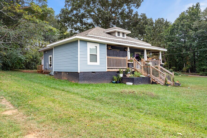 More Photos Of 229 W Liberty St, Forest City Apartments For Sale