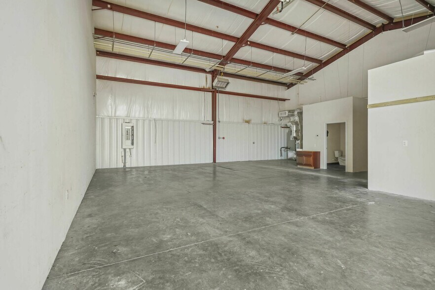 More Photos Of 5240 Cutter Ct, Prince Frederick Industrial For Lease