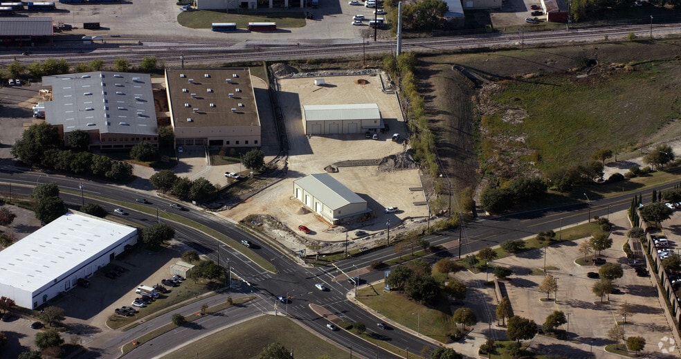 More Photos Of 9400 Metric Blvd, Austin Warehouse For Sale