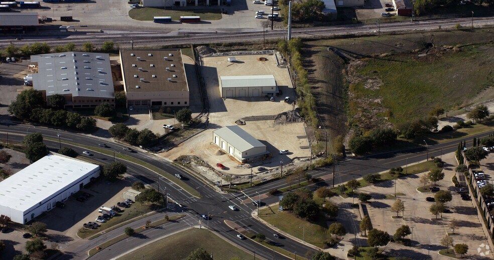 More Photos Of 9400 Metric Blvd, Austin Warehouse For Sale