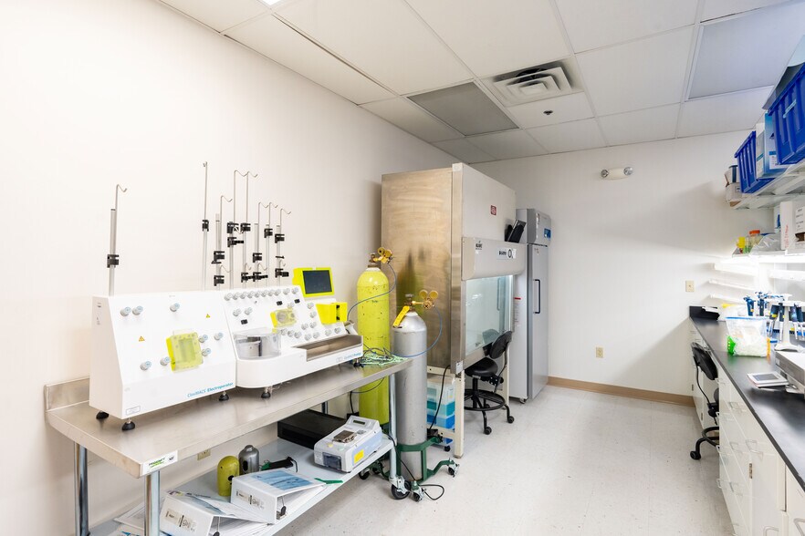 More Photos Of 15010 Broschart Rd, Rockville Research And Development For Lease