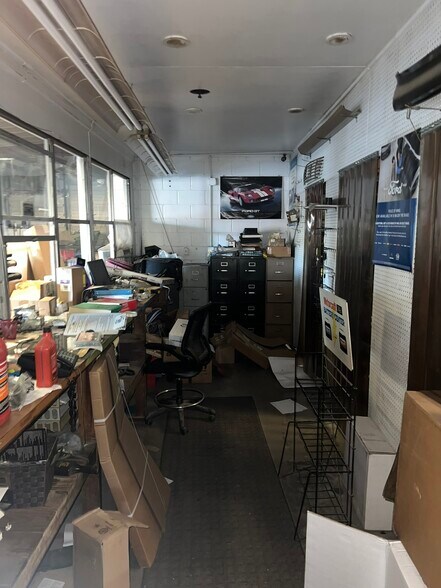 More Photos Of 757 North St, Ashburn Auto Dealership For Sale