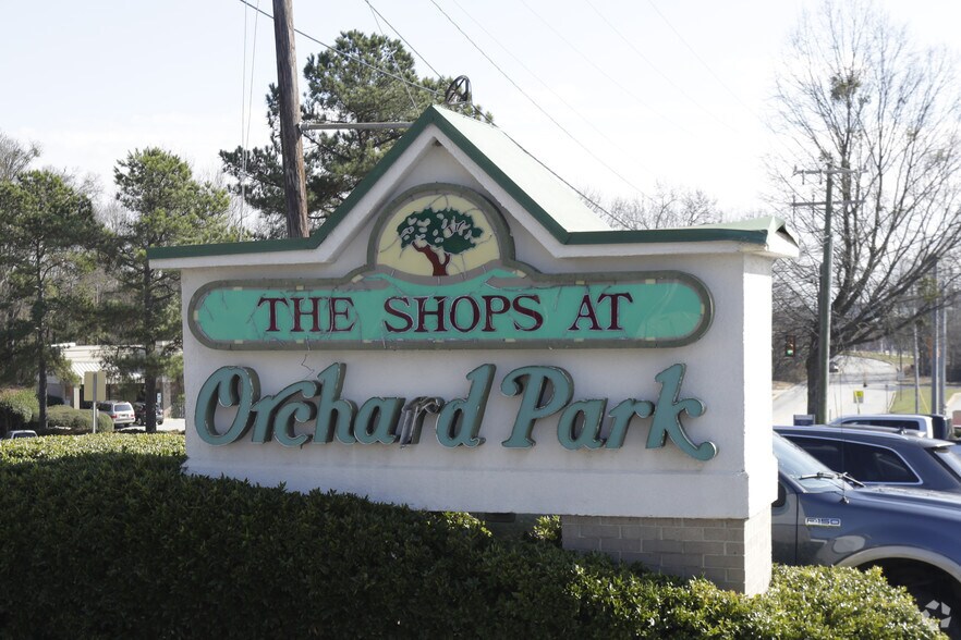 More Photos Of 72-96 Orchard Park Dr, Greenville General Retail For Lease