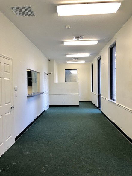 More Photos Of 1708-1718 Lexington Green Ln, Sanford Medical For Sale
