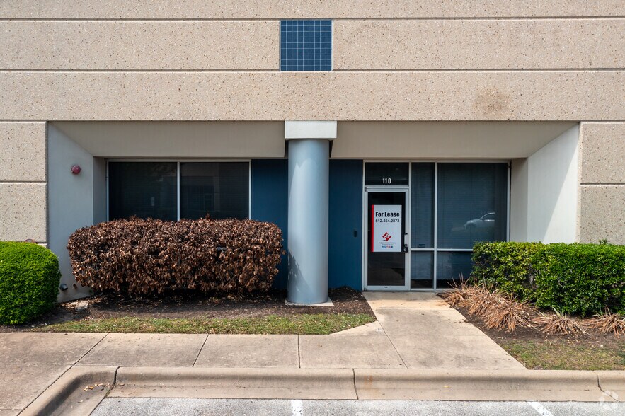 More Photos Of 9233 Waterford Centre Blvd, Austin Office For Lease