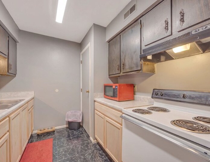 More Photos Of , Hamilton Multifamily For Sale