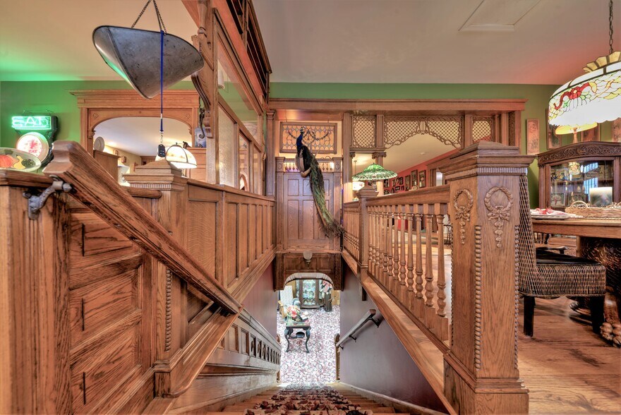 More Photos Of 890 Lake Ave, Woodstock General Retail For Sale