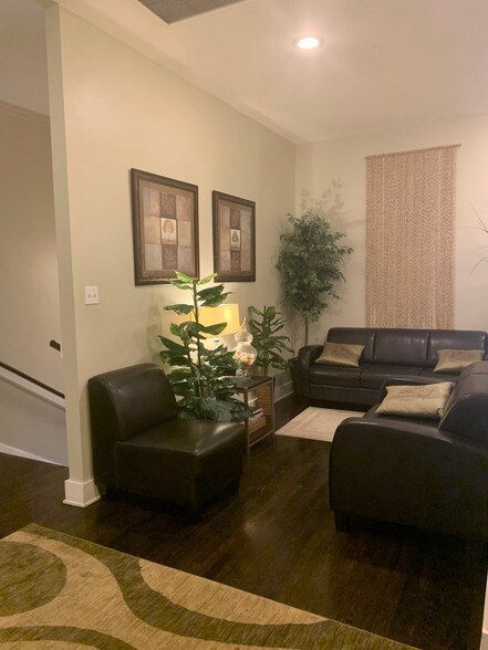 More Photos Of 45-47 E Colorado Blvd, Pasadena Storefront Retail Office For Lease