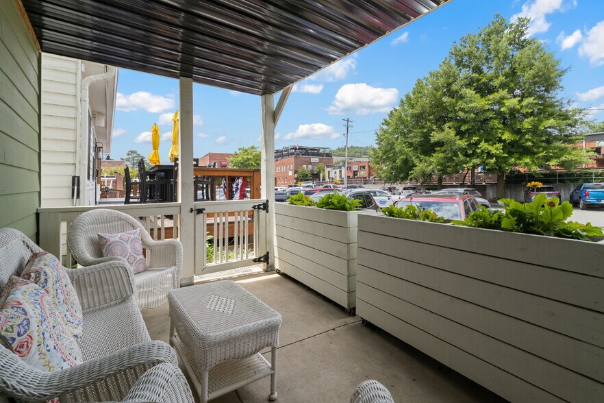More Photos Of 41 North Ave, Ellijay Office For Sale