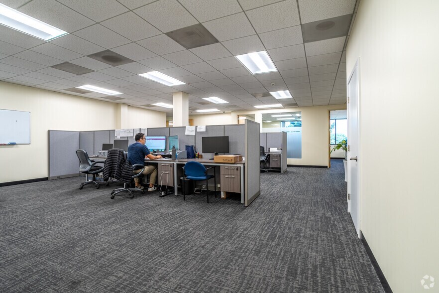 More Photos Of 2729 Bristol St, Costa Mesa Medical For Sale