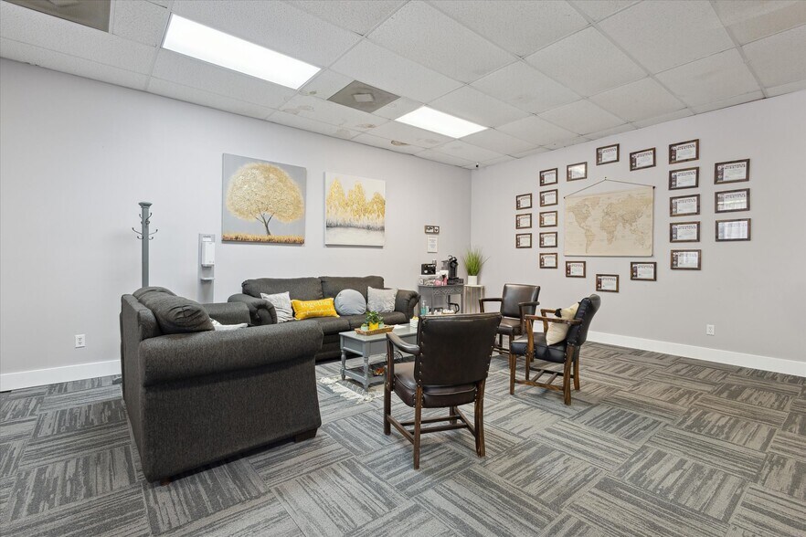 More Photos Of 307 S Depot St, Rogersville General Retail For Lease