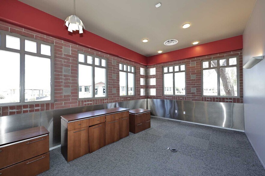 More Photos Of 2812 N Norwalk, Mesa Office For Sale