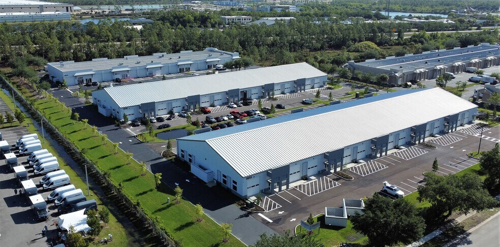 More Photos Of 3933 Tollhouse Dr, Naples Warehouse For Sale