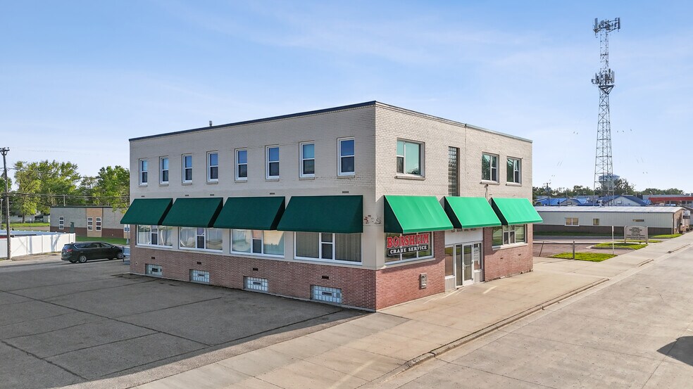 More Photos Of 133 W Main Ave, West Fargo Freestanding For Lease
